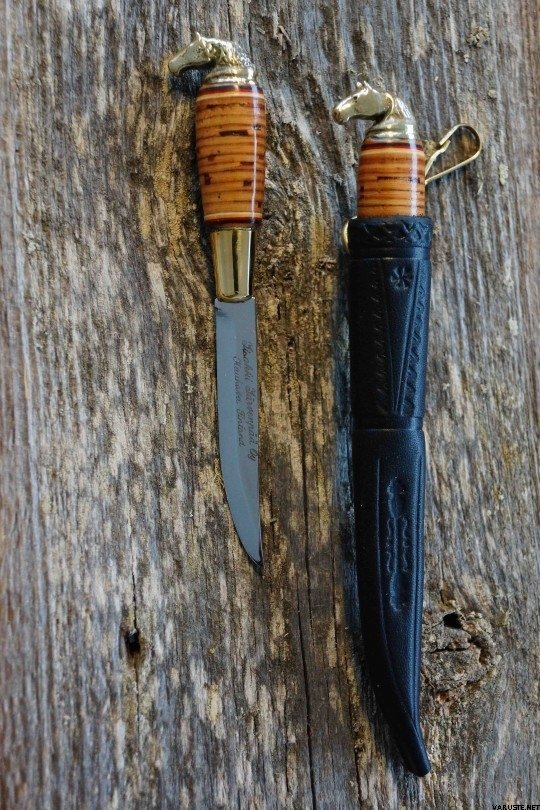 Iisakki Järvenpää Naisten puukko Musta tuppi