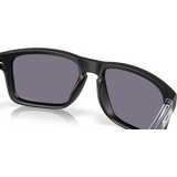 Oakley Holbrook, Matte Black w/ Prizm Grey