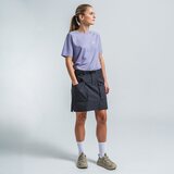 Model is 172 cm tall and wears size M.
