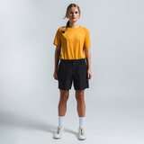 Model is 172 cm tall and wears size M