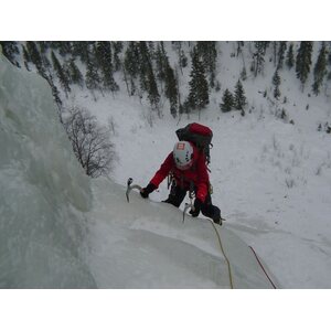 Adventure Partners Jääkiipeilyvarusteiden vuokra illaksi Pirunkalliolle