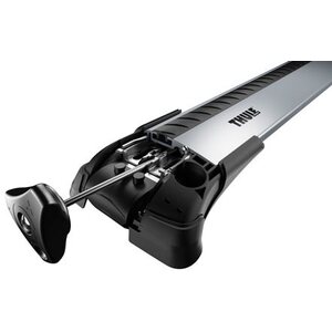 Thule Wingbar Edge kattokaiteella varustettuihin autoihin