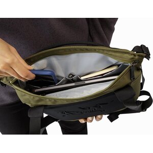 Arc'teryx Arro 8 Shoulder Bag