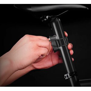 Fenix BC05R ladattava pyörän takavalo