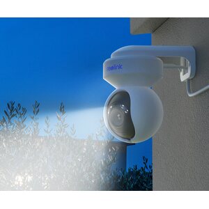 Reolink E1 Outdoor 5MP PTZ Auto Tracking AI WiFi camera with LED spotlights