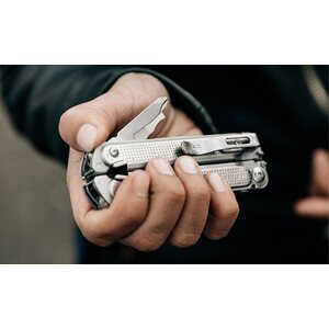 Leatherman Free P2 with Nylon Sheath