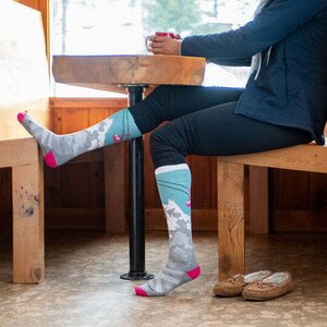 Darn Tough Yeti Over-the-calf Midweight Ski & Snowboard Sock Womens