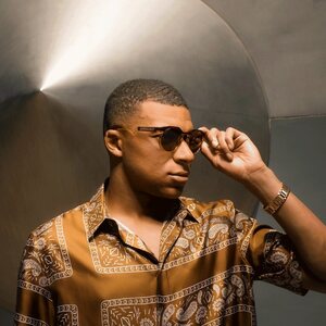 Oakley HSTN, Kylian Mbappé Signature Series, Dark Amber/Light Curry w/ Prizm Tungsten