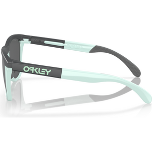 Oakley Frogskins Range, Matte Carbon / Blue Milkshake w/ Prizm Black