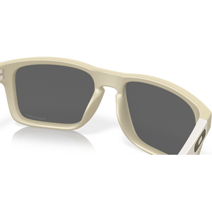 Oakley Holbrook, Matte Sand w/ Prizm Black