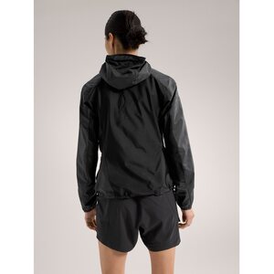 Model Height: 172 cm. Size: S