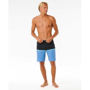 Model Length: 180 cm. Size: M.