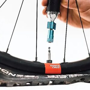 Peaty's Holeshot CO2 Tyre Inflator MTB 25g Turquoise