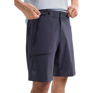 Model height: 6'1"/185.4cm Wearing Size: Medium