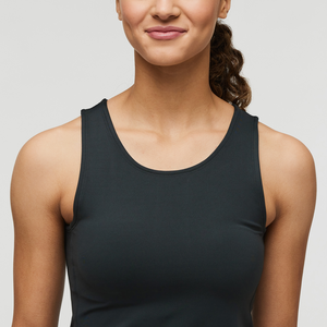 London is 5'8"/173 cm and is wearing size small
