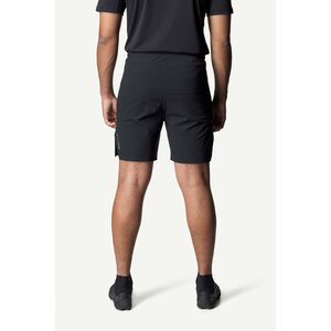 Kenofi is 184 cm / 6’0” tall and is wearing size L