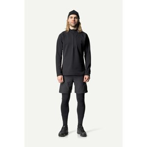 Jonas is 188 cm / 6'2" tall and is wearing size M