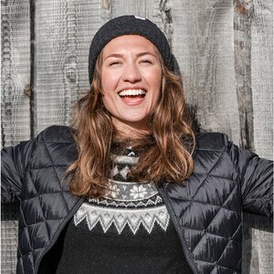 Skhoop Scandinavian Sweater Womens