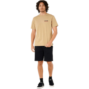 Model is 184cm (6'0) and wearing a size M.