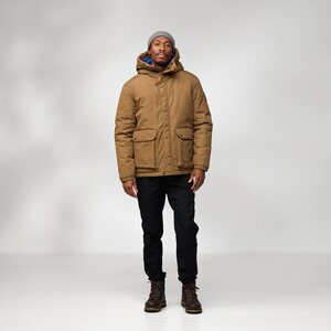 Model height 189 cm. Wears size: M.