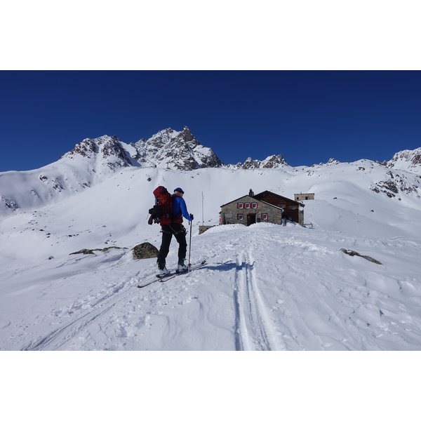 Adventure Partners Albula Alps traverse hiihtovaellus Zuoz - Zernez