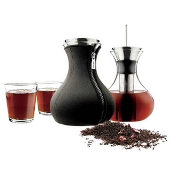 Eva Solo Tea Maker with two mugs